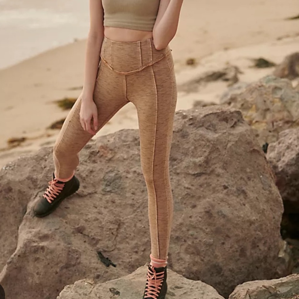 Free People Movement High rise hybrid Active leggings size XS in sandshell